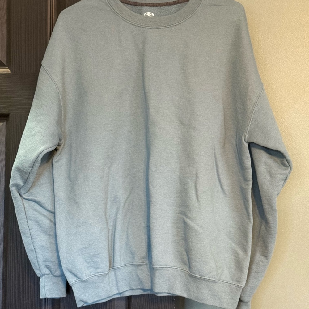 Athletic Works Men’s Bluish Gray Crewneck Sweater